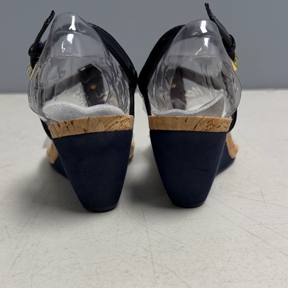 Lauren Ralph Lauren Black and Gold Sandals - Picture 4 of 5